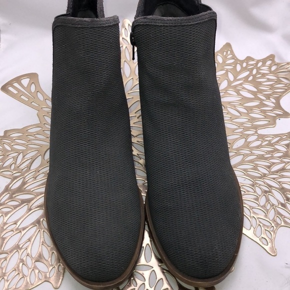 Kenzie Textured Dusty Blue Suede Side Zip and Elastic Insert Booties Size 10 - Picture 2 of 8